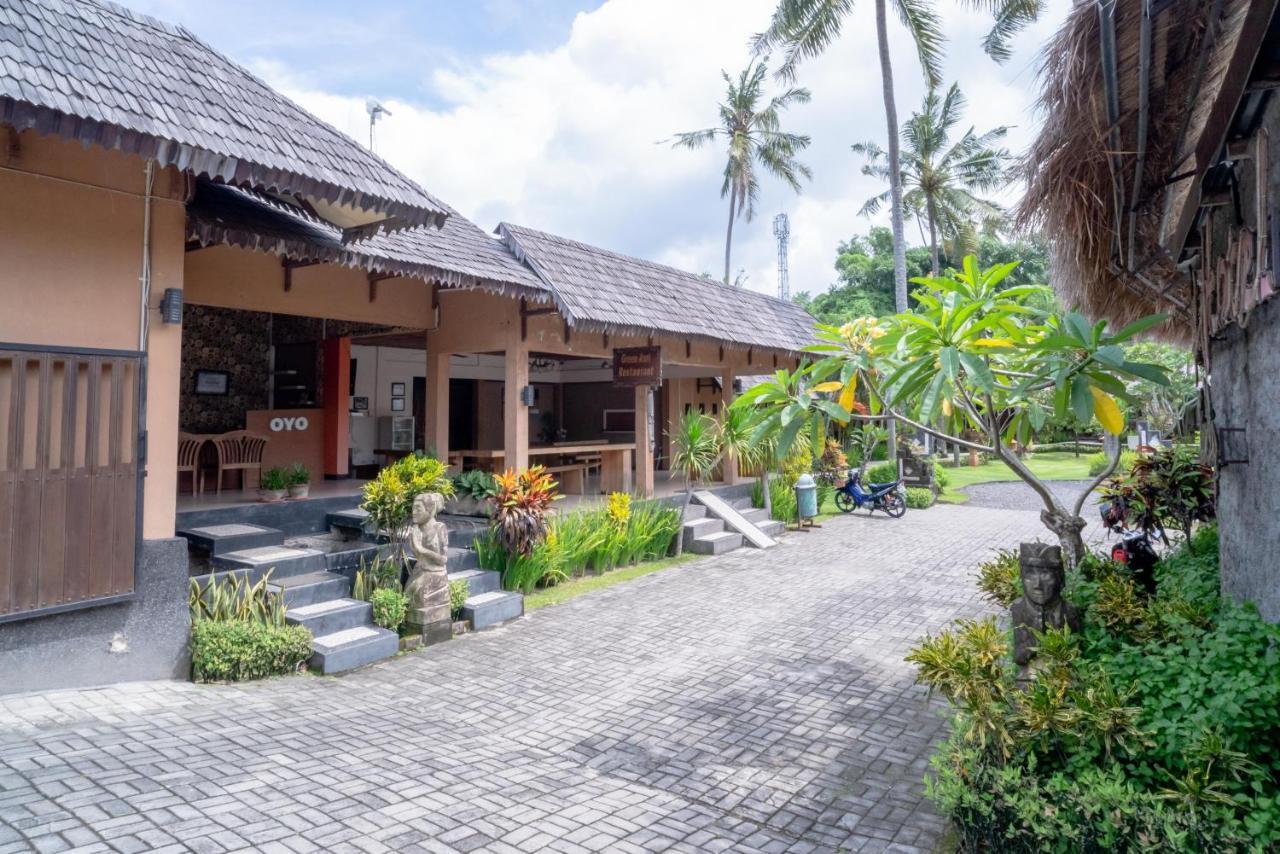 Отель Reddoorz Plus @ Raya Senggigi Lombok Экстерьер фото