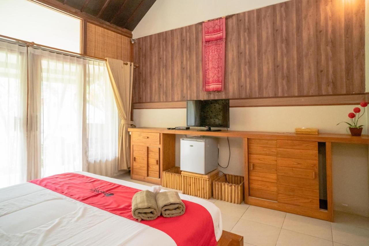 Отель Reddoorz Plus @ Raya Senggigi Lombok Экстерьер фото