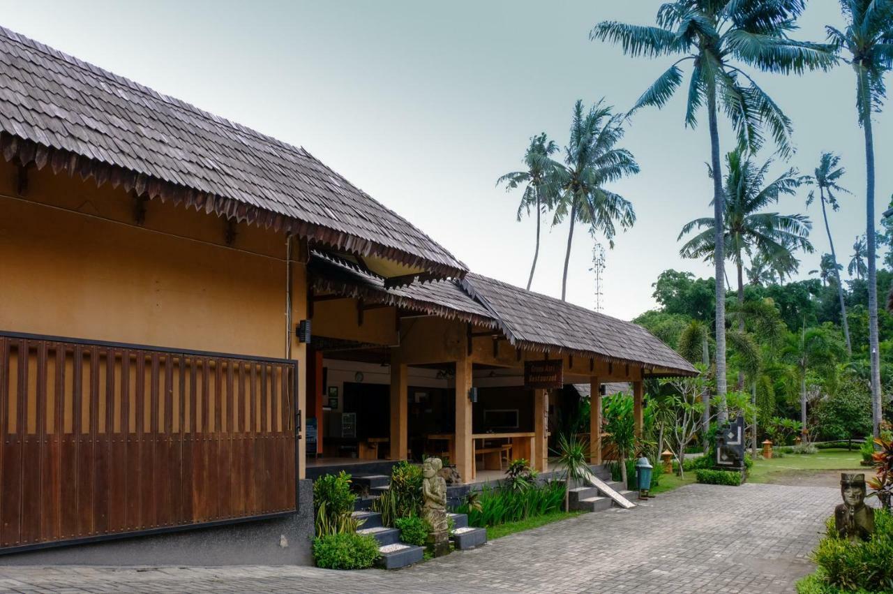 Отель Reddoorz Plus @ Raya Senggigi Lombok Экстерьер фото